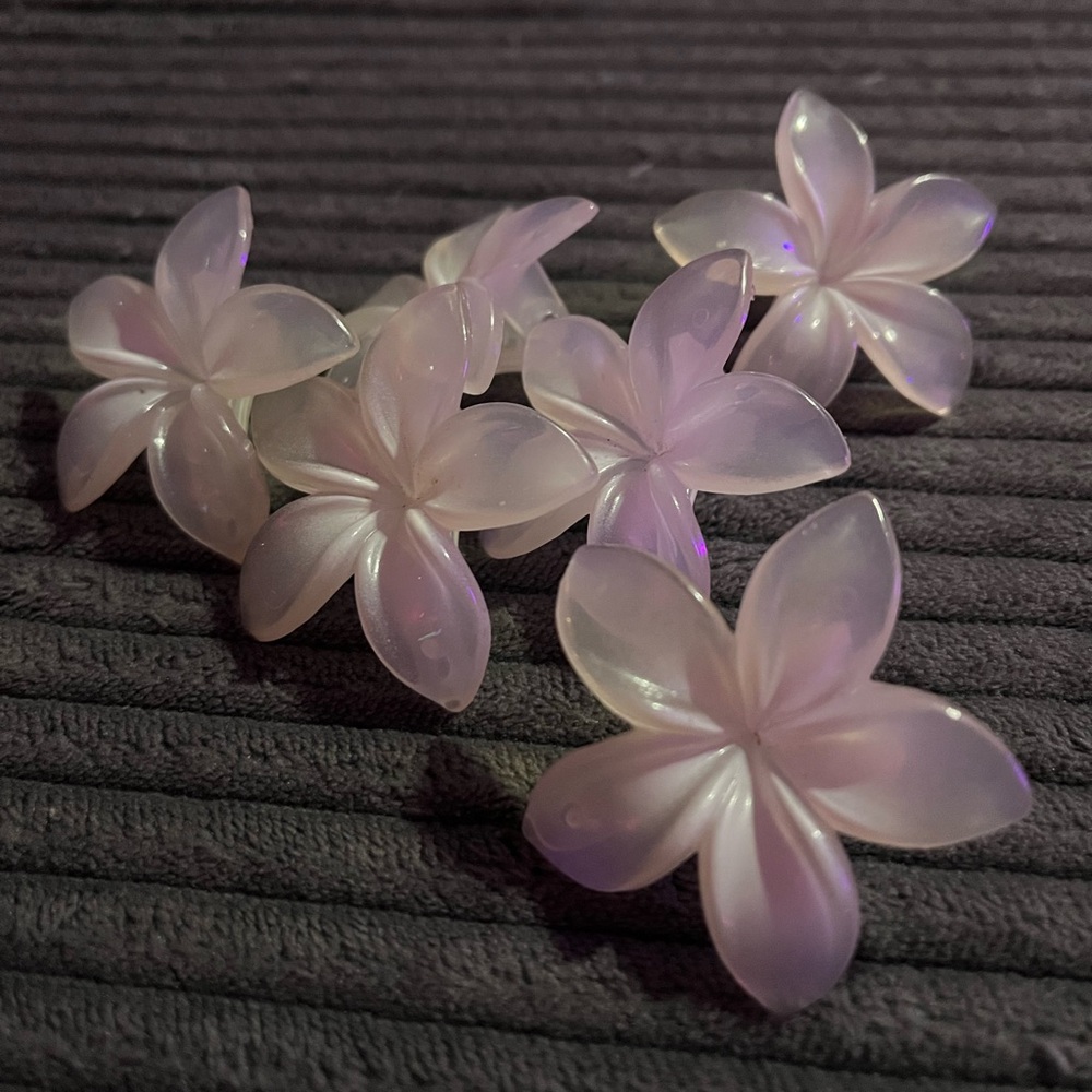 Elegant Floral Hair Clips